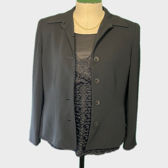 Macy’s Black Textured Faux V-Neck Lined 3/4 Sleeve Blouse Top Petite Medium ✨ - Picture 7 of 11